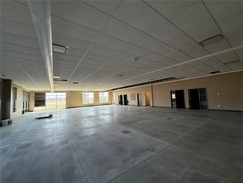 1450 N Center Point Road Hiawatha IA 52233