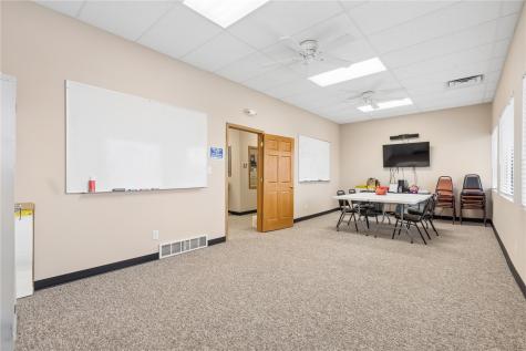 1003 W 4th Street Vinton IA 52349