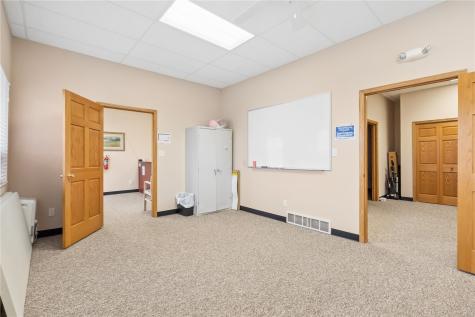 1003 W 4th Street Vinton IA 52349