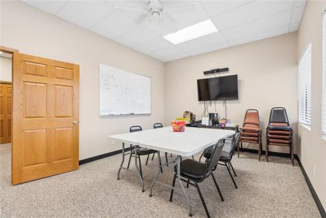 1003 W 4th Street Vinton IA 52349