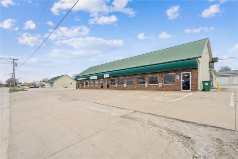 1003 W 4th Street Vinton IA 52349