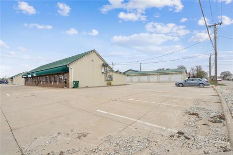 1003 W 4th Street Vinton IA 52349