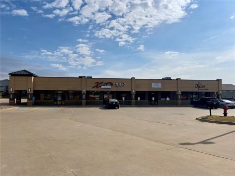 320 80th Street Court Fairfax IA 52228