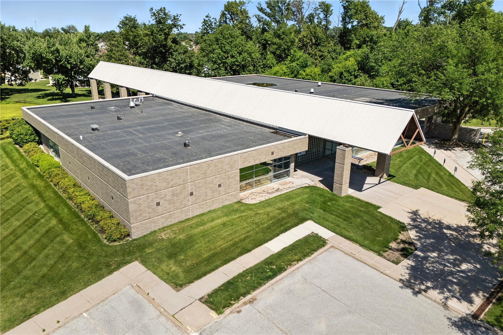 Cedar Rapids IA, 4050 River Center Court NE, Unit B