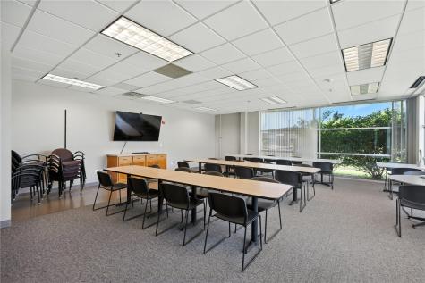4050 River Center Court NE Cedar Rapids IA 52402