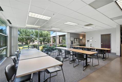 4050 River Center Court NE Cedar Rapids IA 52402