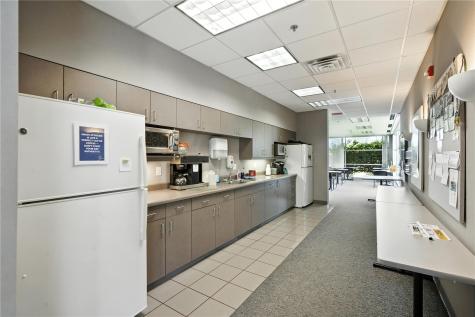 4050 River Center Court NE Cedar Rapids IA 52402
