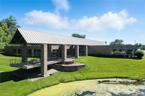 4050 River Center Court NE Cedar Rapids IA 52402