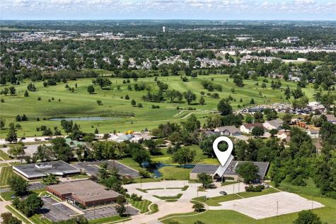 4050 River Center Court NE Cedar Rapids IA 52402