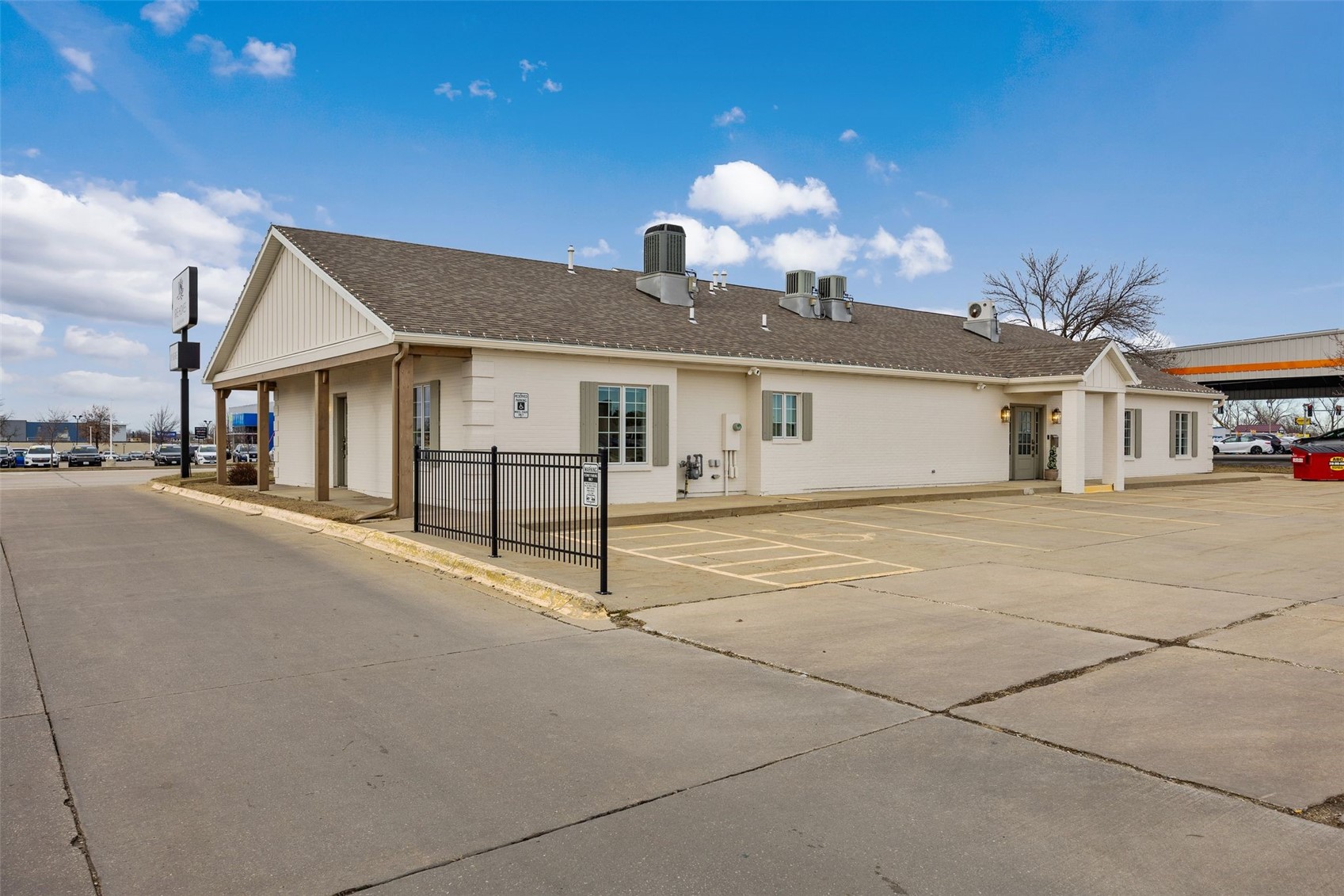 5020 Council Street NE Cedar Rapids IA 52402