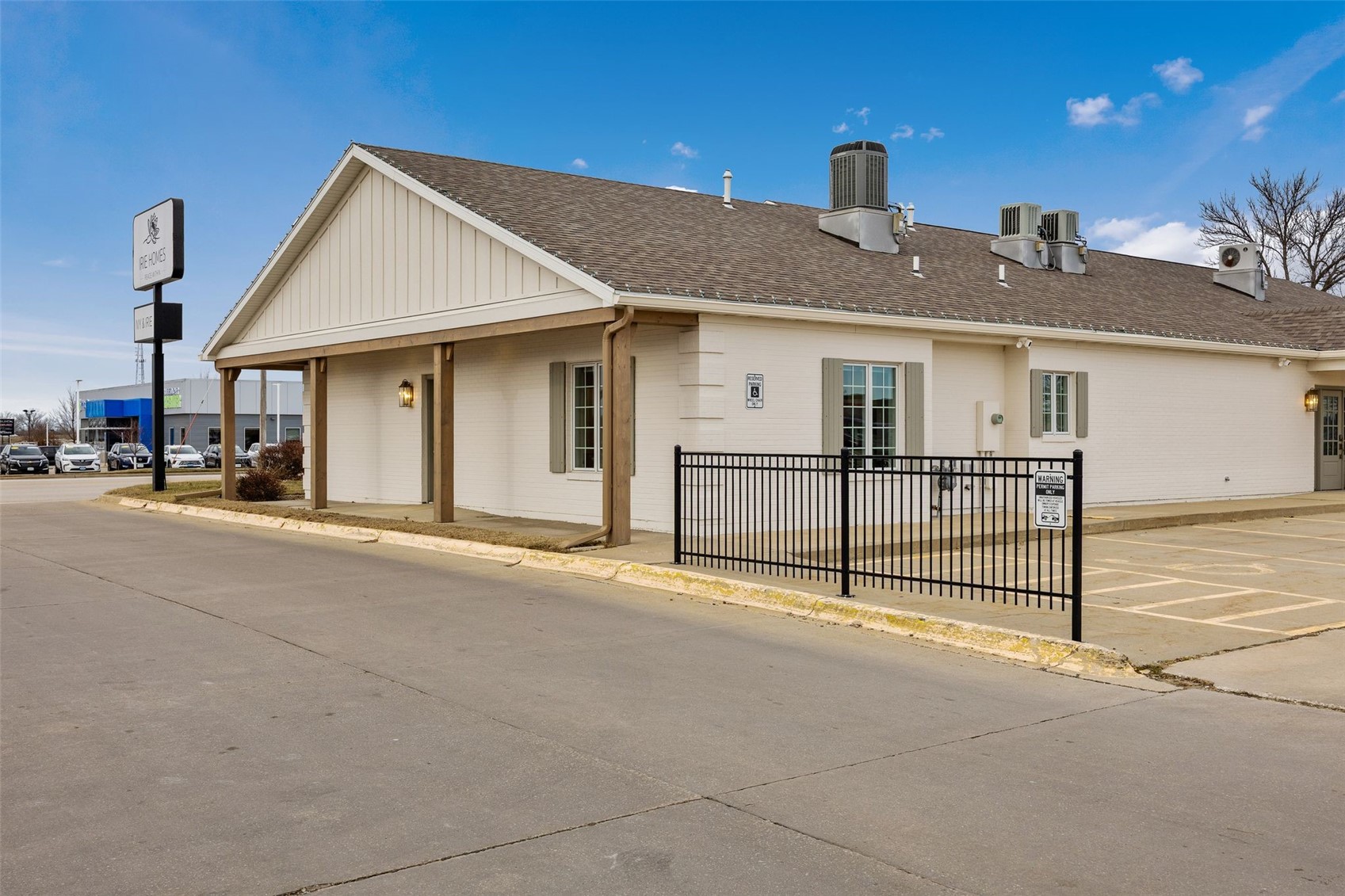 5020 Council Street NE Cedar Rapids IA 52402