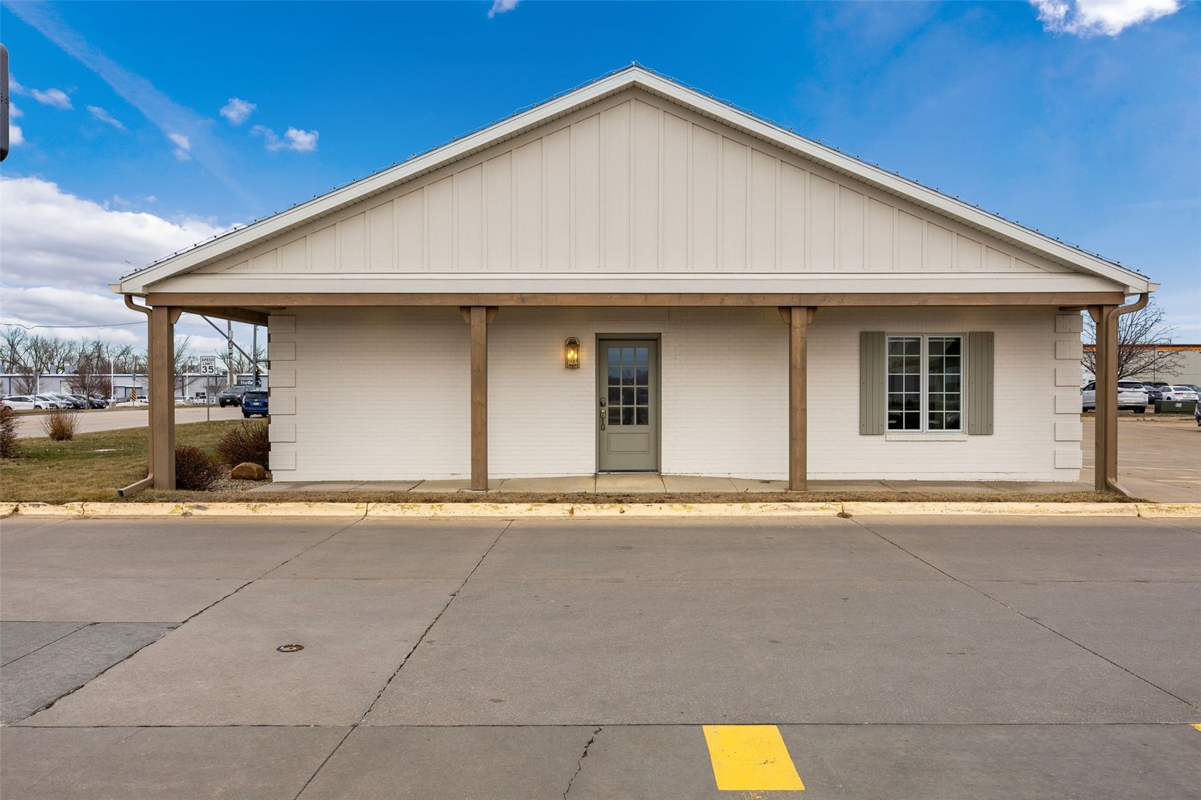 5020 Council Street NE Cedar Rapids IA 52402