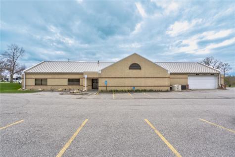 4001 River Ridge Drive NE Cedar Rapids IA 52402