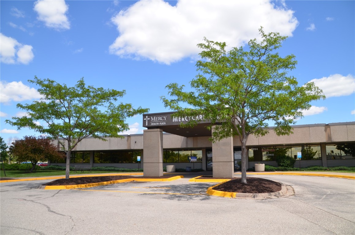 5264 Council Street NE Cedar Rapids IA 52402