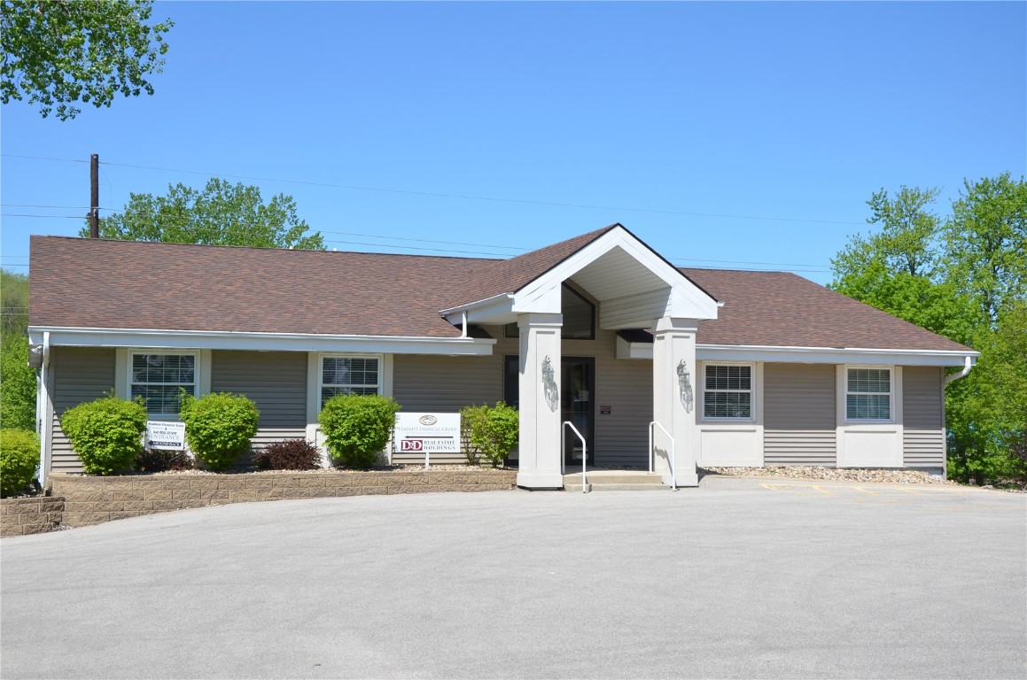 3525 Center Point Road NE Cedar Rapids IA 52402