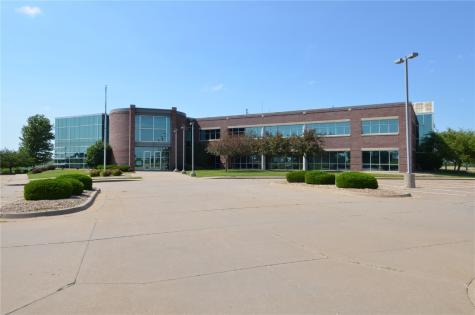 8710 Earhart Lane SW Cedar Rapids IA 52404
