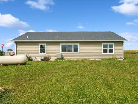 5358 Hutton Drive Urbana IA 52345