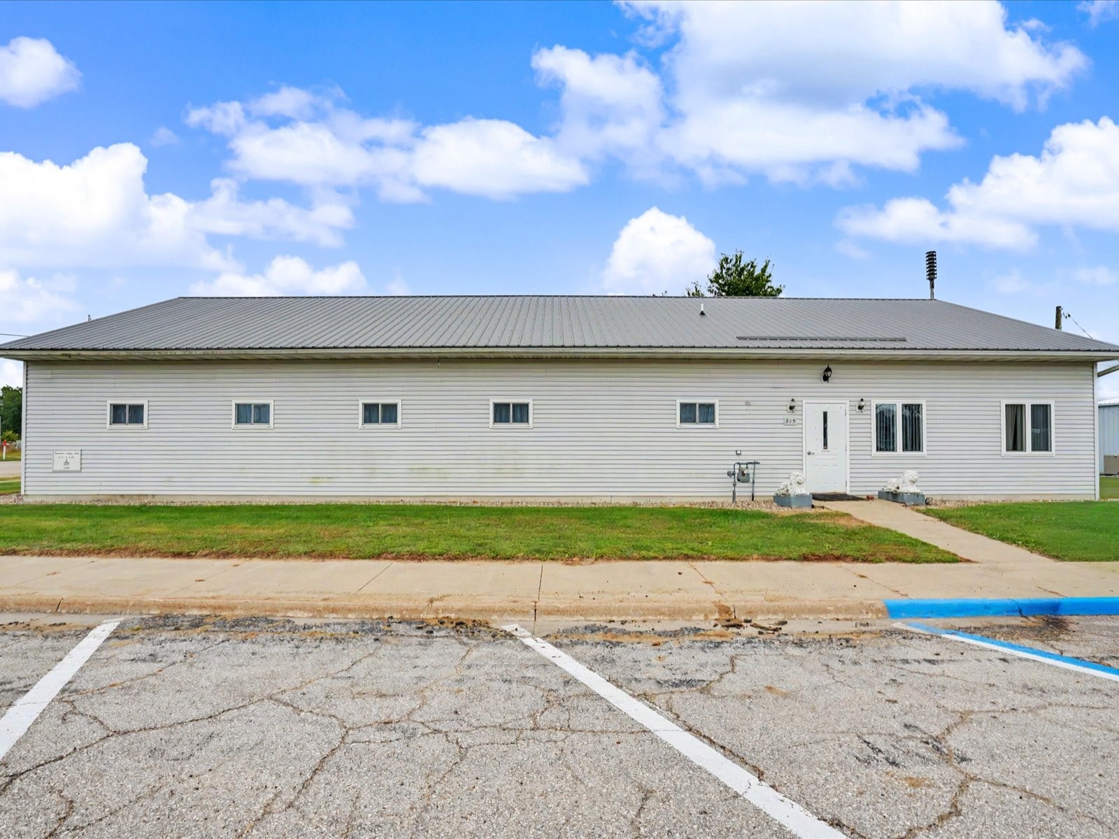 215 E Broadway Street Stanwood IA 52337