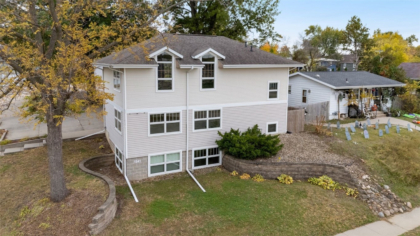 1841/1847 E Avenue NE Cedar Rapids IA 52402