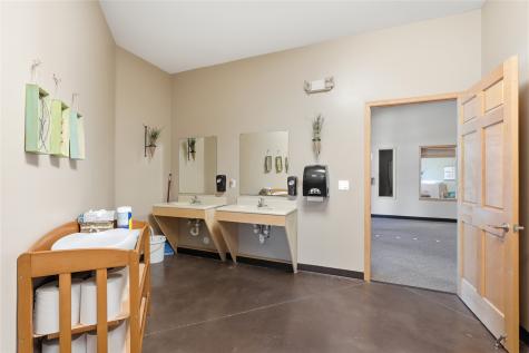 70 Kansas Avenue North Liberty IA 52317