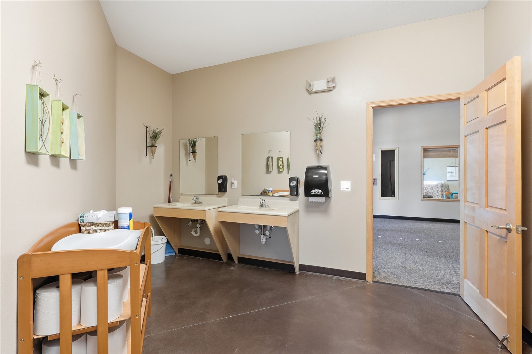 70 Kansas Avenue North Liberty IA 52317