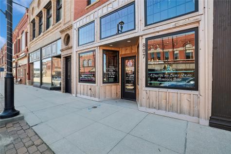807 12th Street Belle Plaine IA 52208