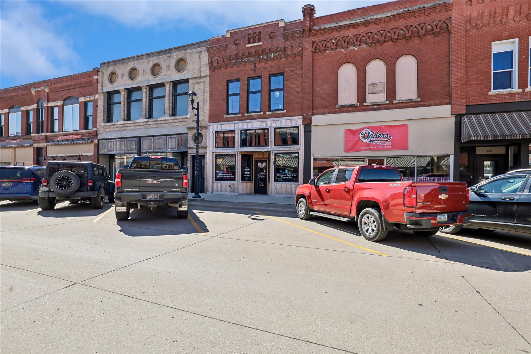 807 12th Street Belle Plaine IA 52208