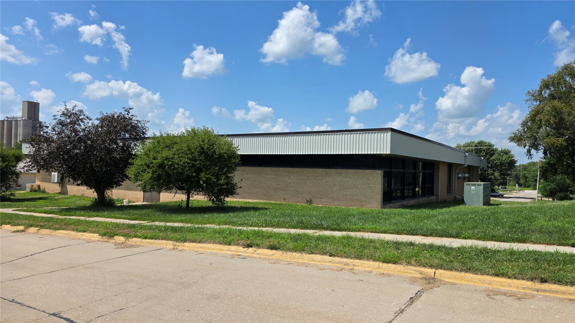 1002 G Avenue Vinton IA 52349
