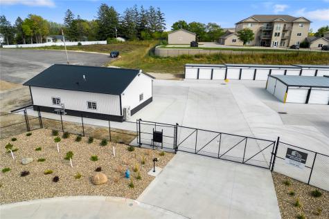 3556 Marnie Avenue Waterloo IA 50701