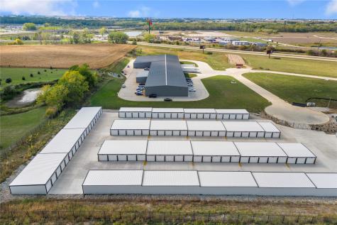 3556 Marnie Avenue Waterloo IA 50701
