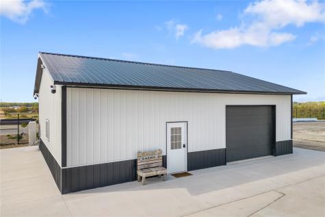 3556 Marnie Avenue Waterloo IA 50701