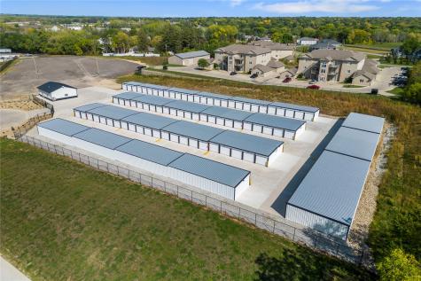 3556 Marnie Avenue Waterloo IA 50701
