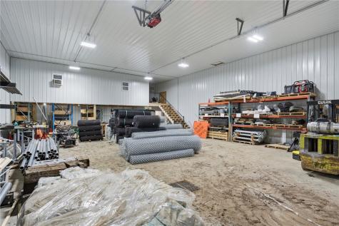 1650 Commercial Walford IA 52351