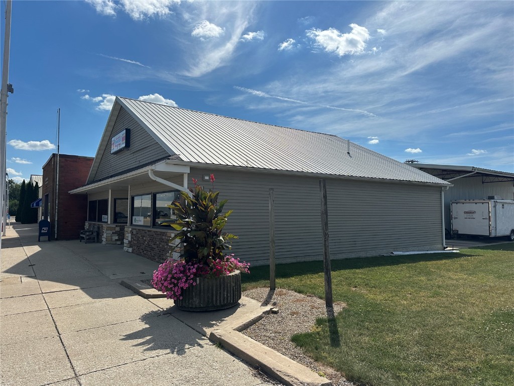 122 Main Street Van Horne IA 52326