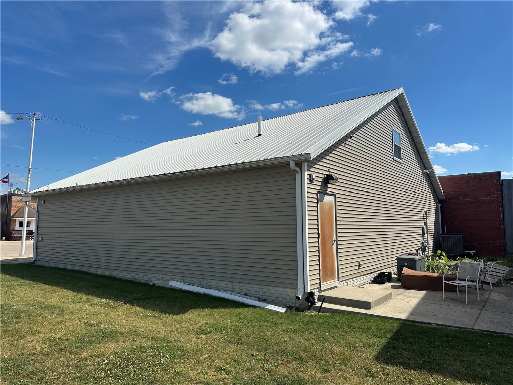 122 Main Street Van Horne IA 52326