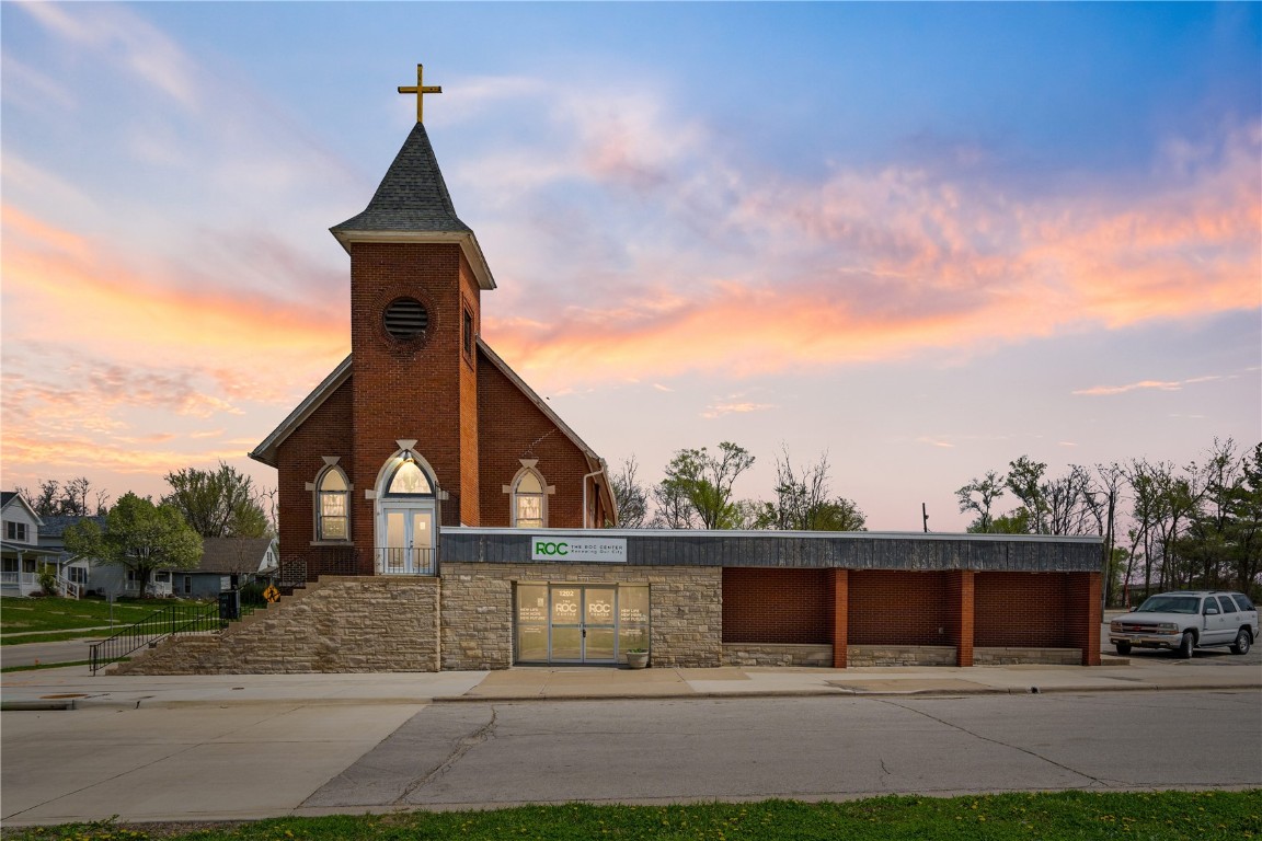 1202 10th Street SE Cedar Rapids IA 52401