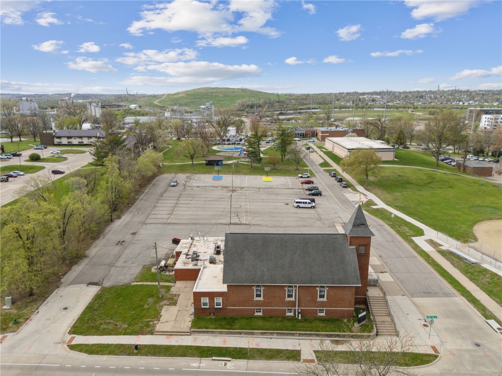 1202 10th Street SE Cedar Rapids IA 52401