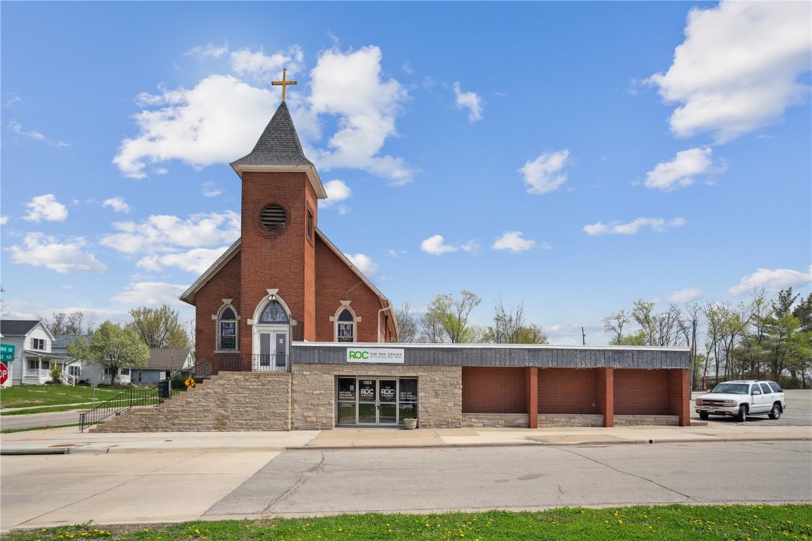 1202 10th Street SE Cedar Rapids IA 52401