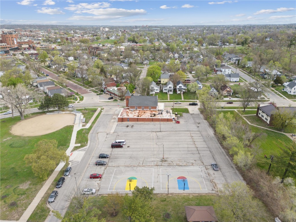 1202 10th Street SE Cedar Rapids IA 52401