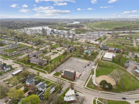 1202 10th Street SE Cedar Rapids IA 52401