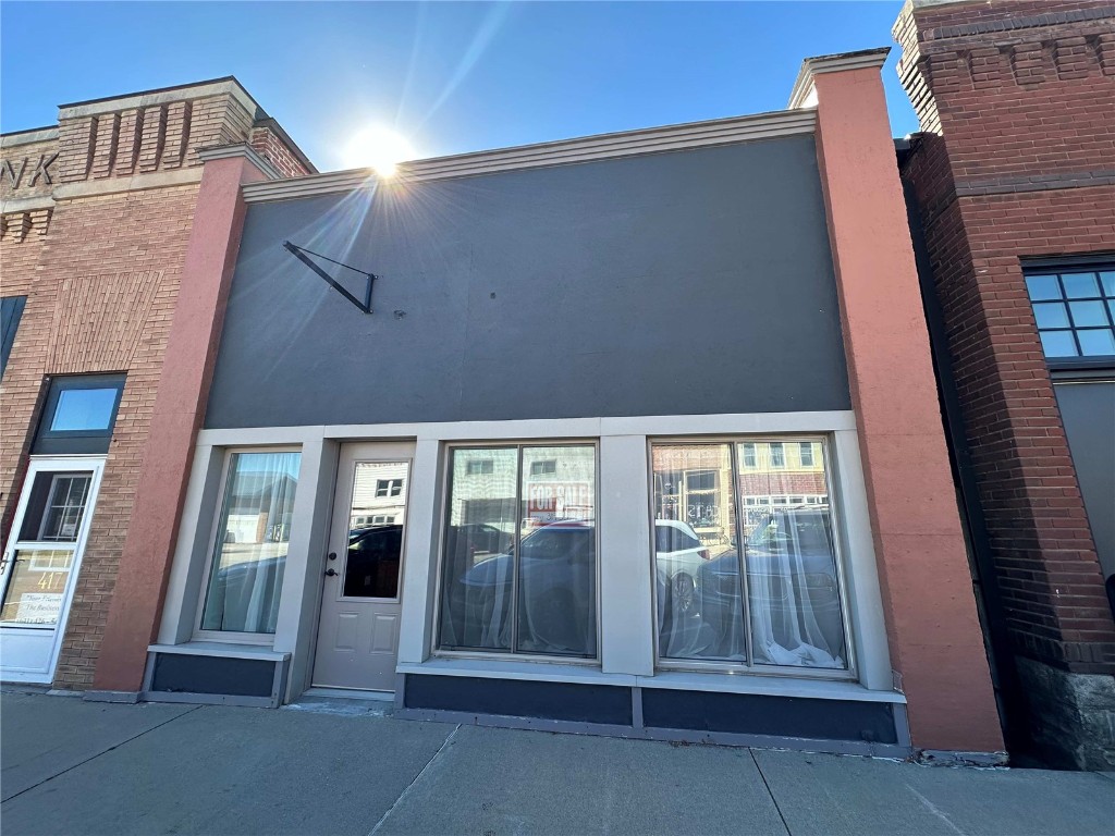413 E Main Street Central City IA 52214
