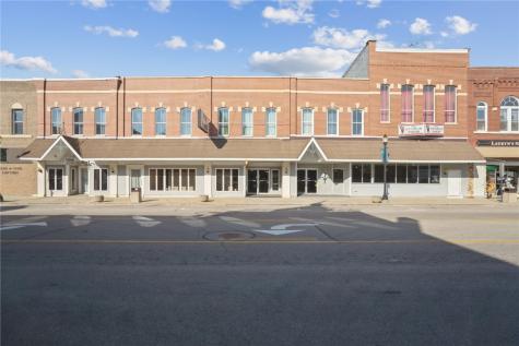 107 S Franklin Street Manchester IA 52057