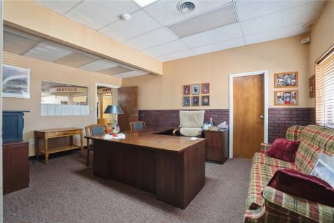 107 S Franklin Street Manchester IA 52057