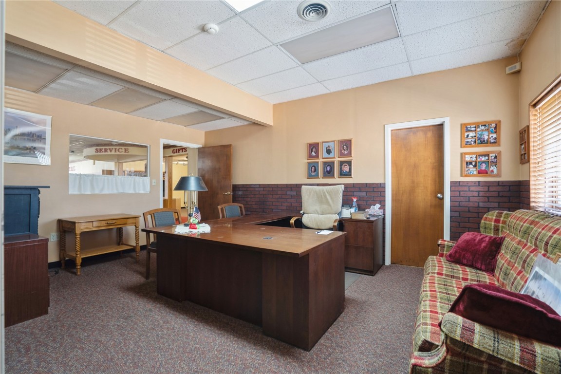 107 S Franklin Street Manchester IA 52057