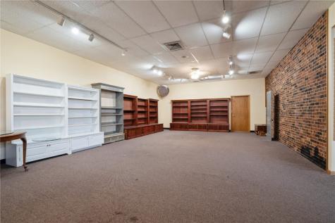 107 S Franklin Street Manchester IA 52057