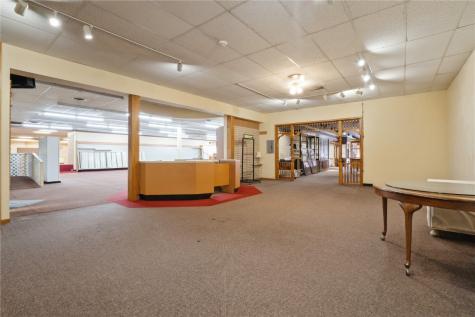 107 S Franklin Street Manchester IA 52057