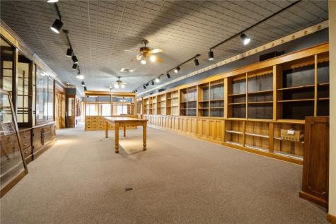 107 S Franklin Street Manchester IA 52057