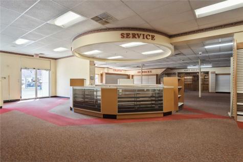 107 S Franklin Street Manchester IA 52057