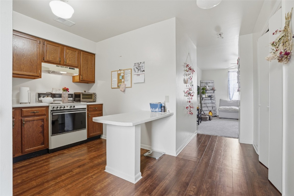 1690 Dows Street Ely IA 52227