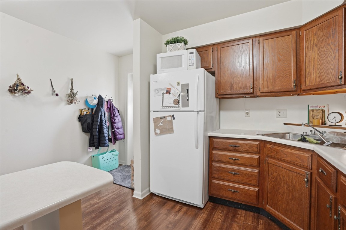 1690 Dows Street Ely IA 52227
